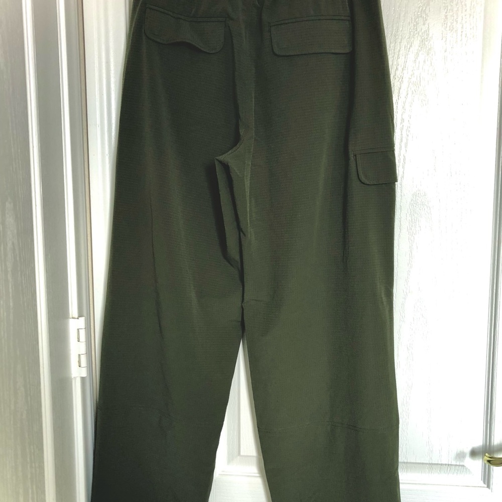 Athleta Dark Green Men's Cargo Pants - Picture 10 of 11